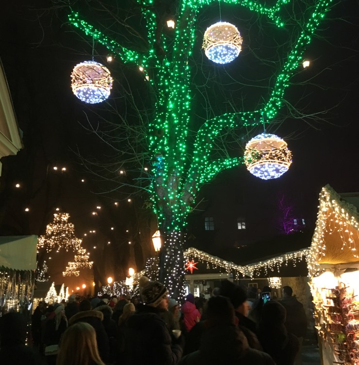 ...before continuing our tour of Zagreb Advent via Gornji Grad...