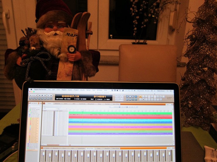 nela_mixing_with_santa