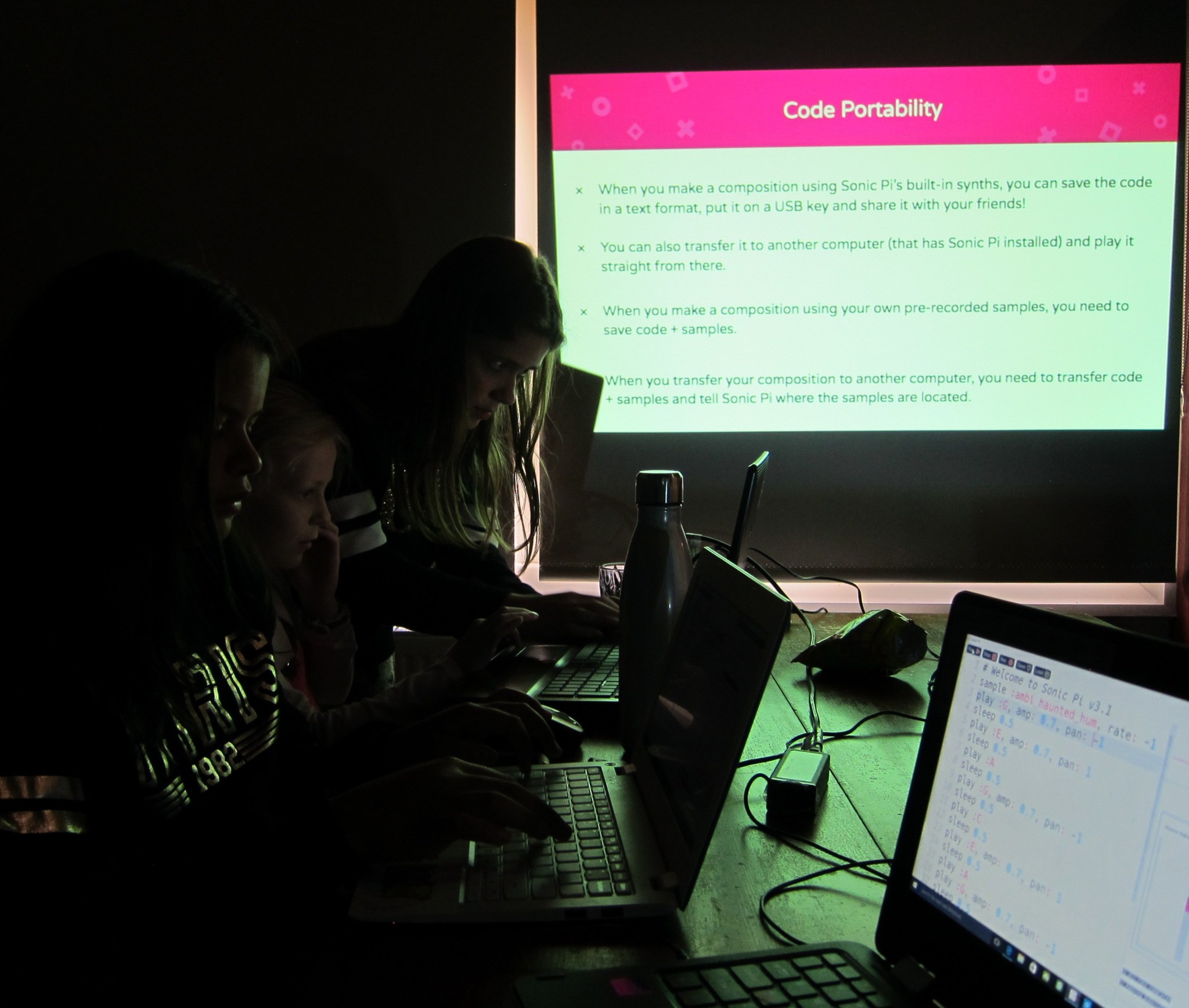 Nela-Brown-and-Sonia-Wilkie-Workshop-Mothers-and-Daughters-Coding-Together-Macgeorge-Fellowship-2019_2